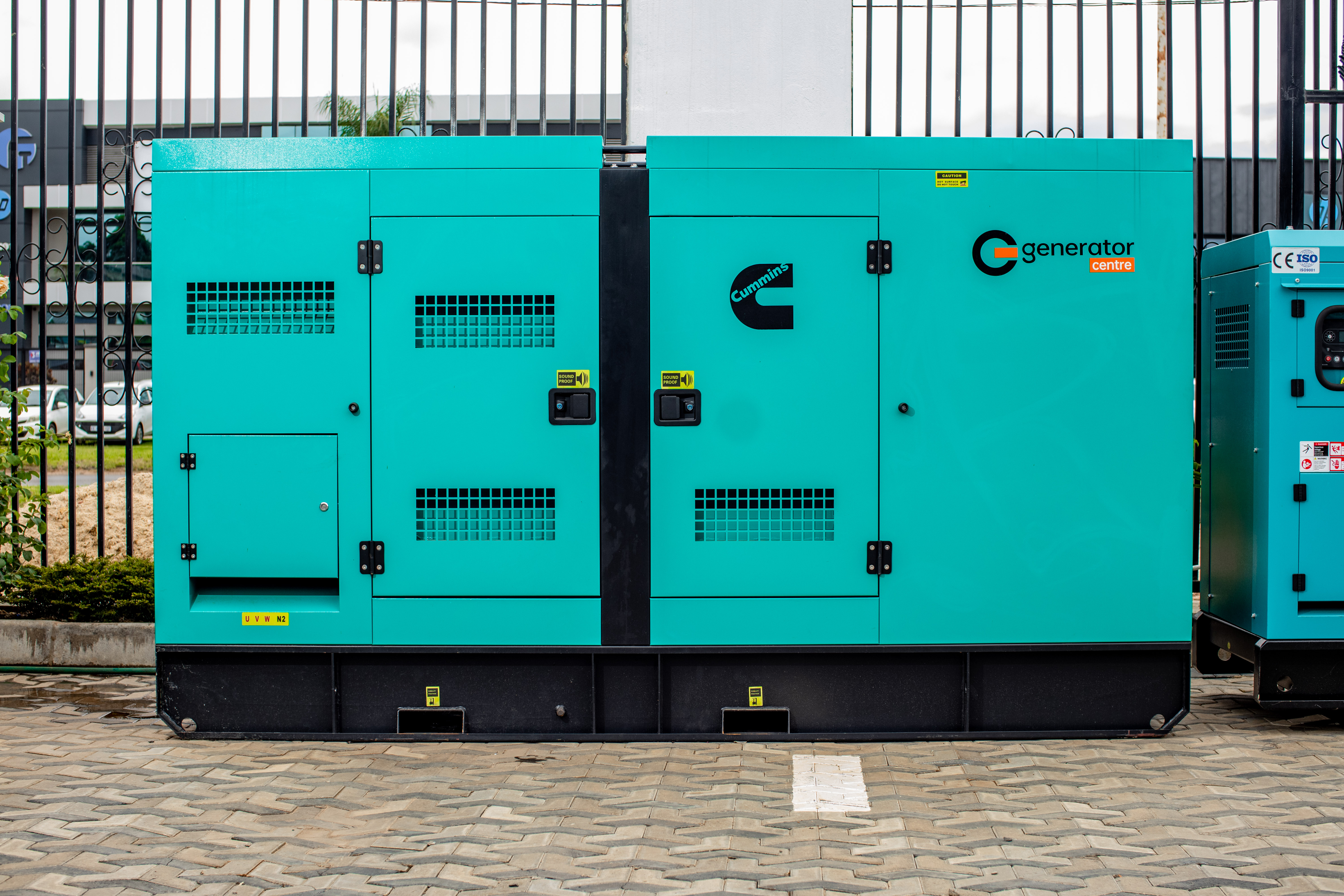 Industrial generator unit for large sites